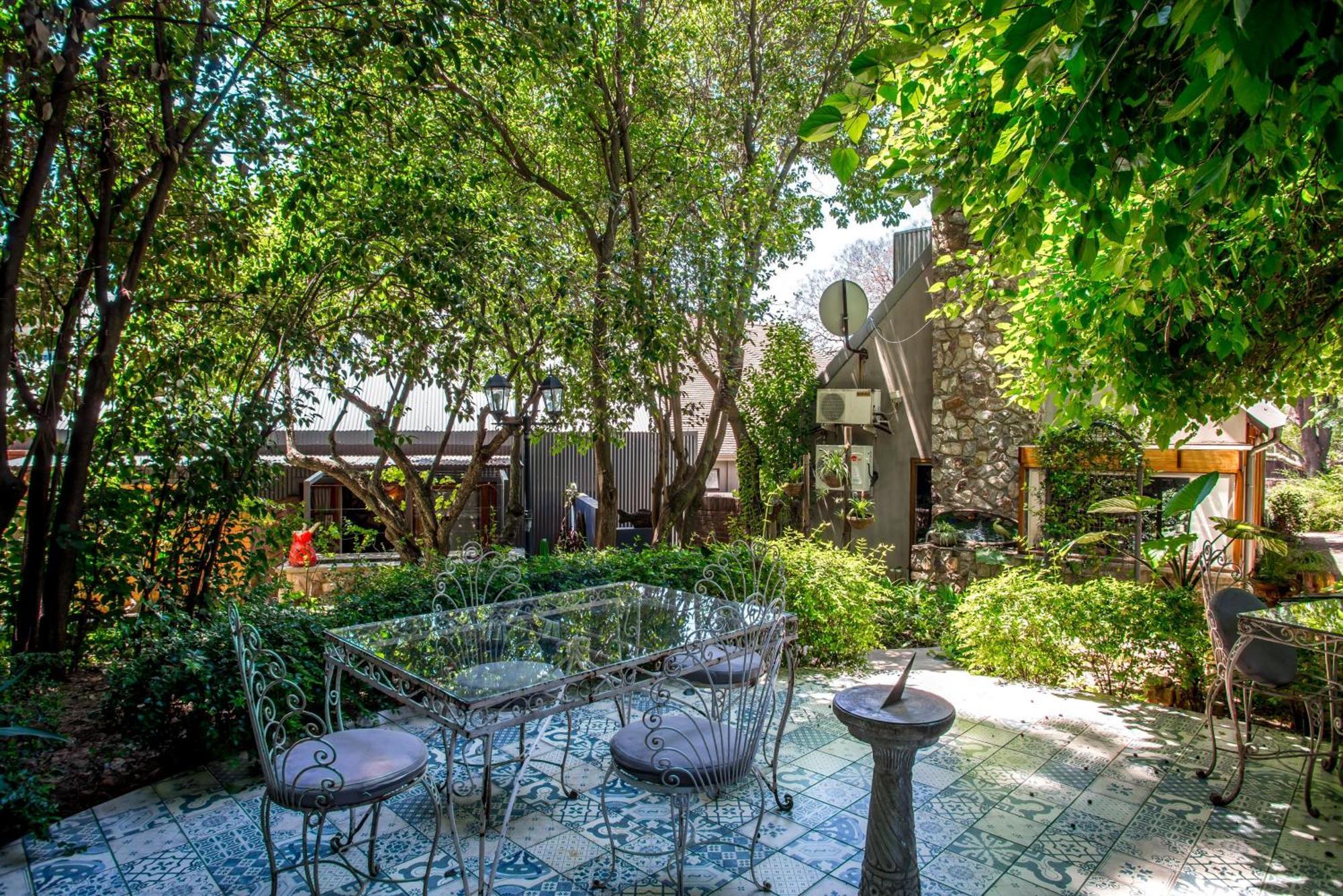 Festina Lente Guesthouse Йоганнесбурґ Екстер'єр фото